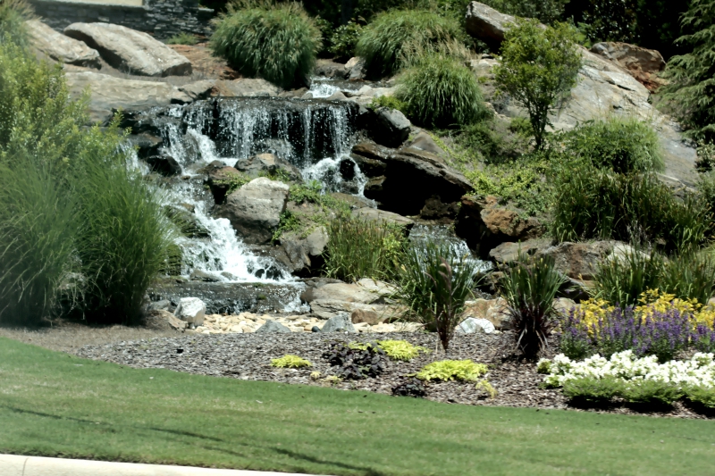 paysagiste-RAYOL CANADEL SUR MER-min_small-garden-waterfall-rocks-natural-landscape-nature-1593483-pxhere.com